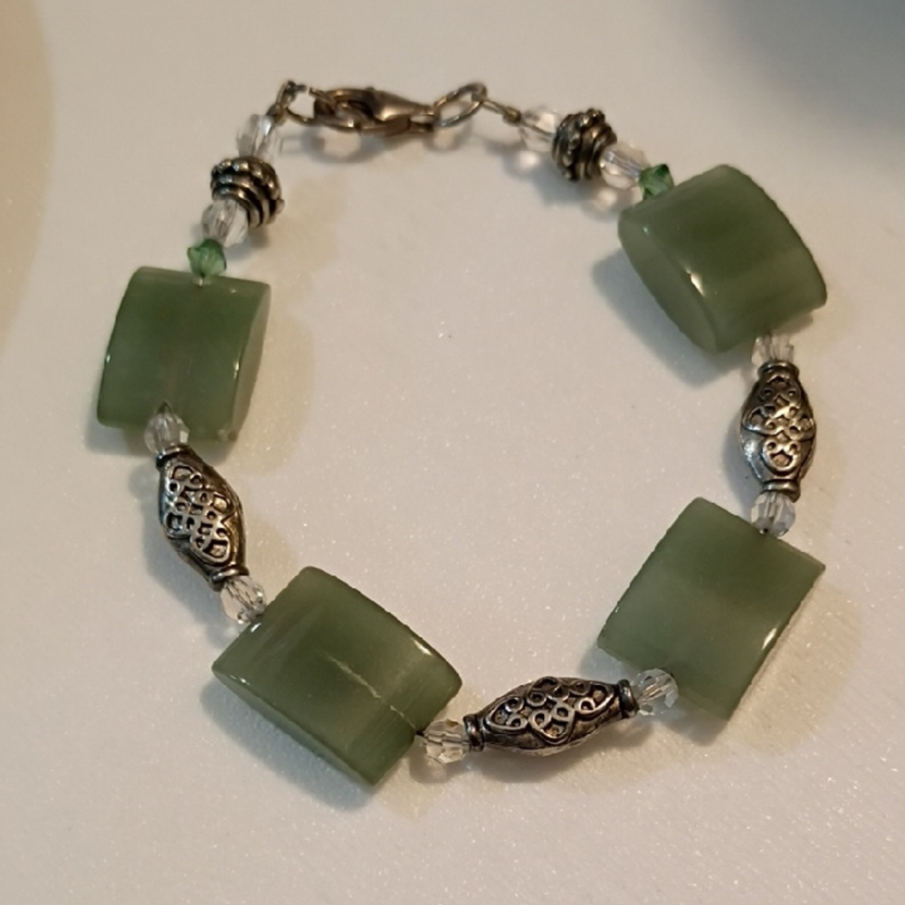 Elegant Green and Silver Bracelet